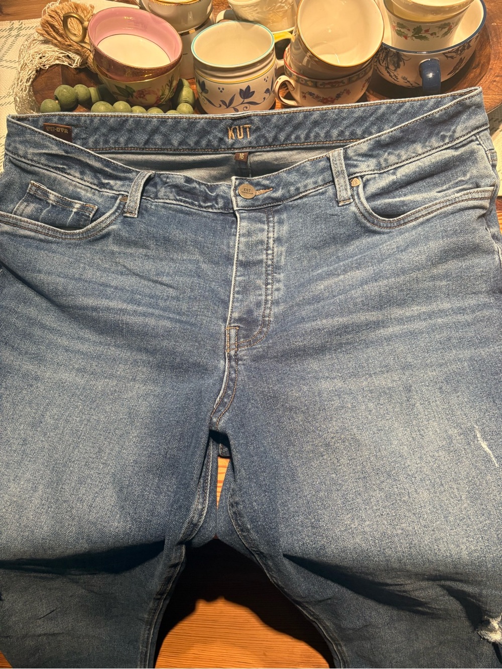 Kut from the Kloth Light Wash Blue women’s Jeans